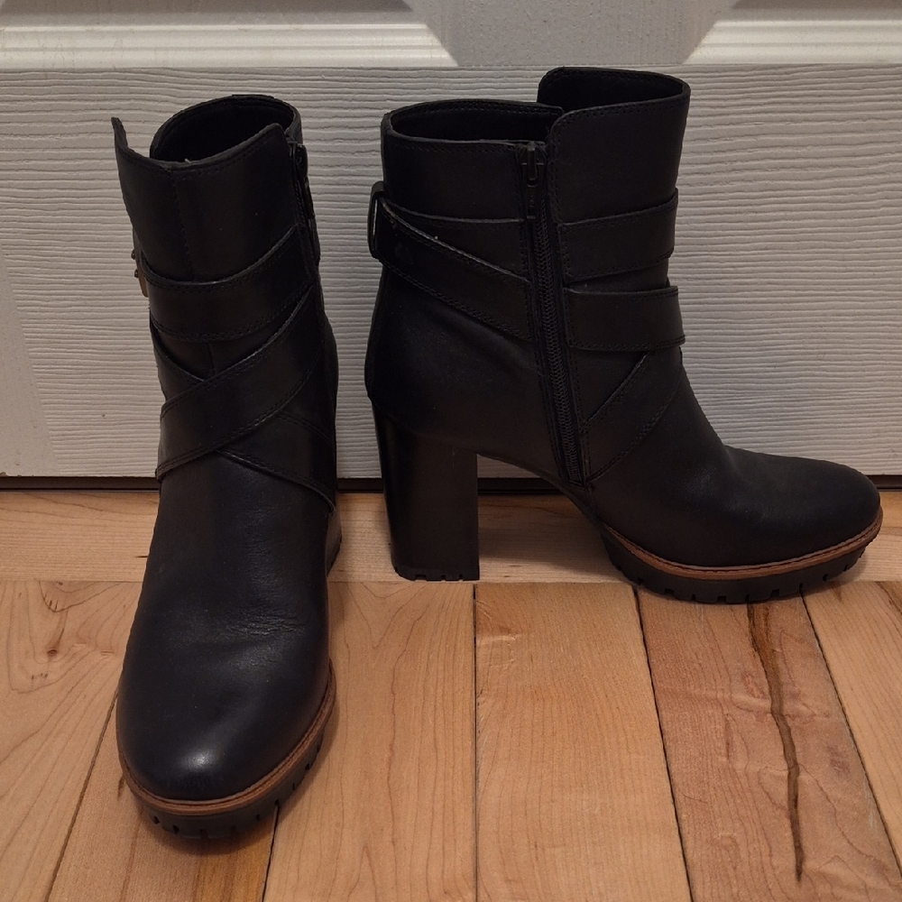 Naturalizer Women's Size 9.5 Black Ankle Boots